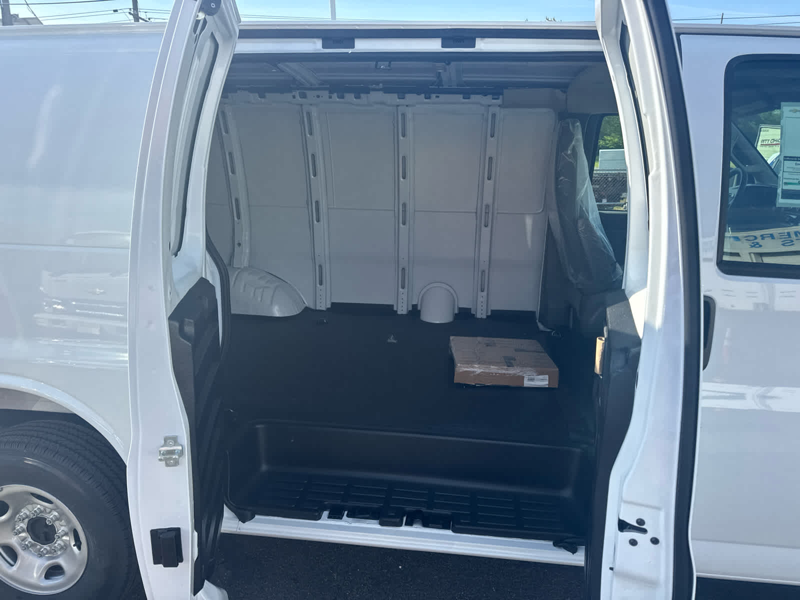2026 Chevrolet Express Cargo WT