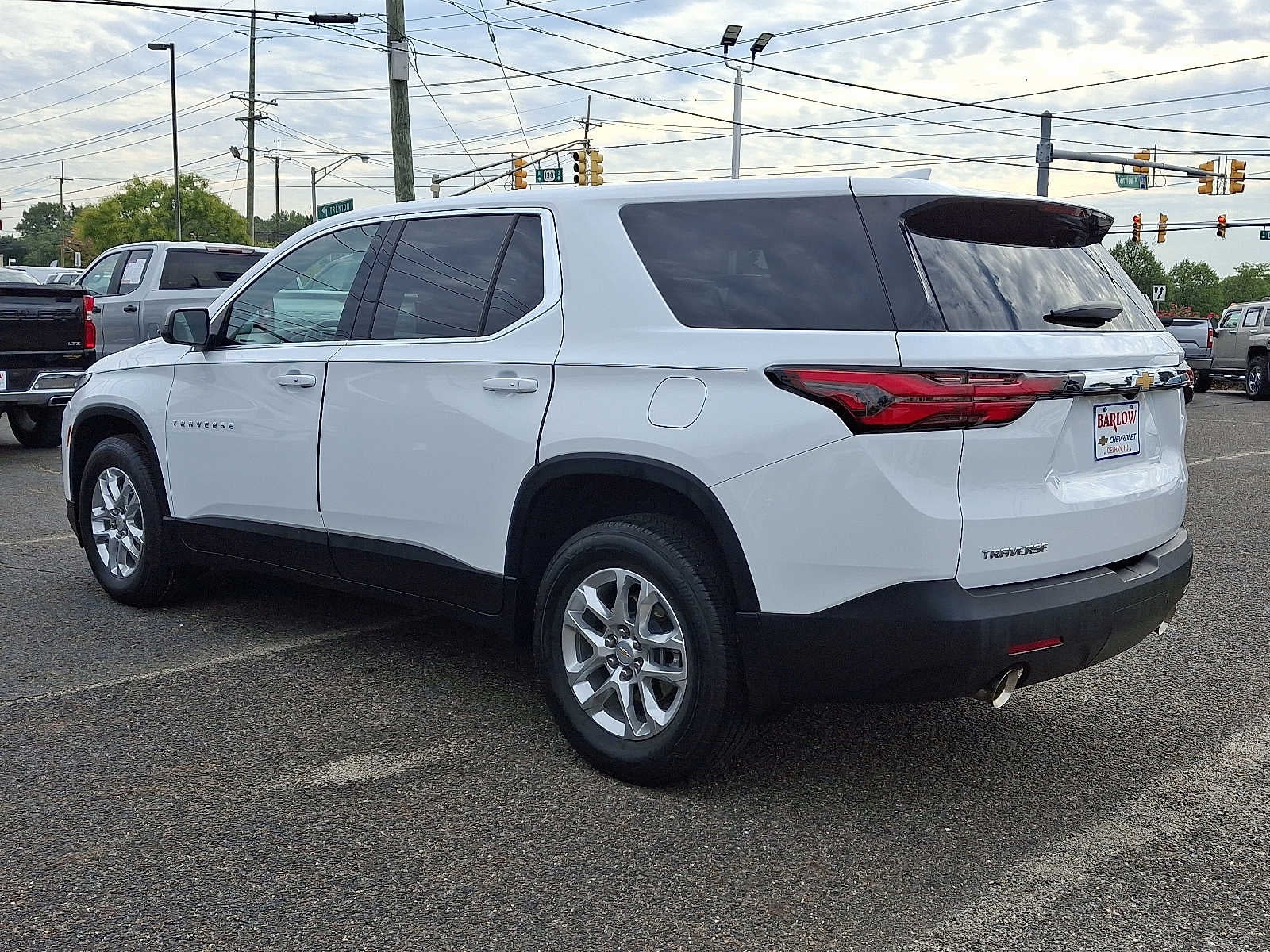 2023 Chevrolet Traverse LS