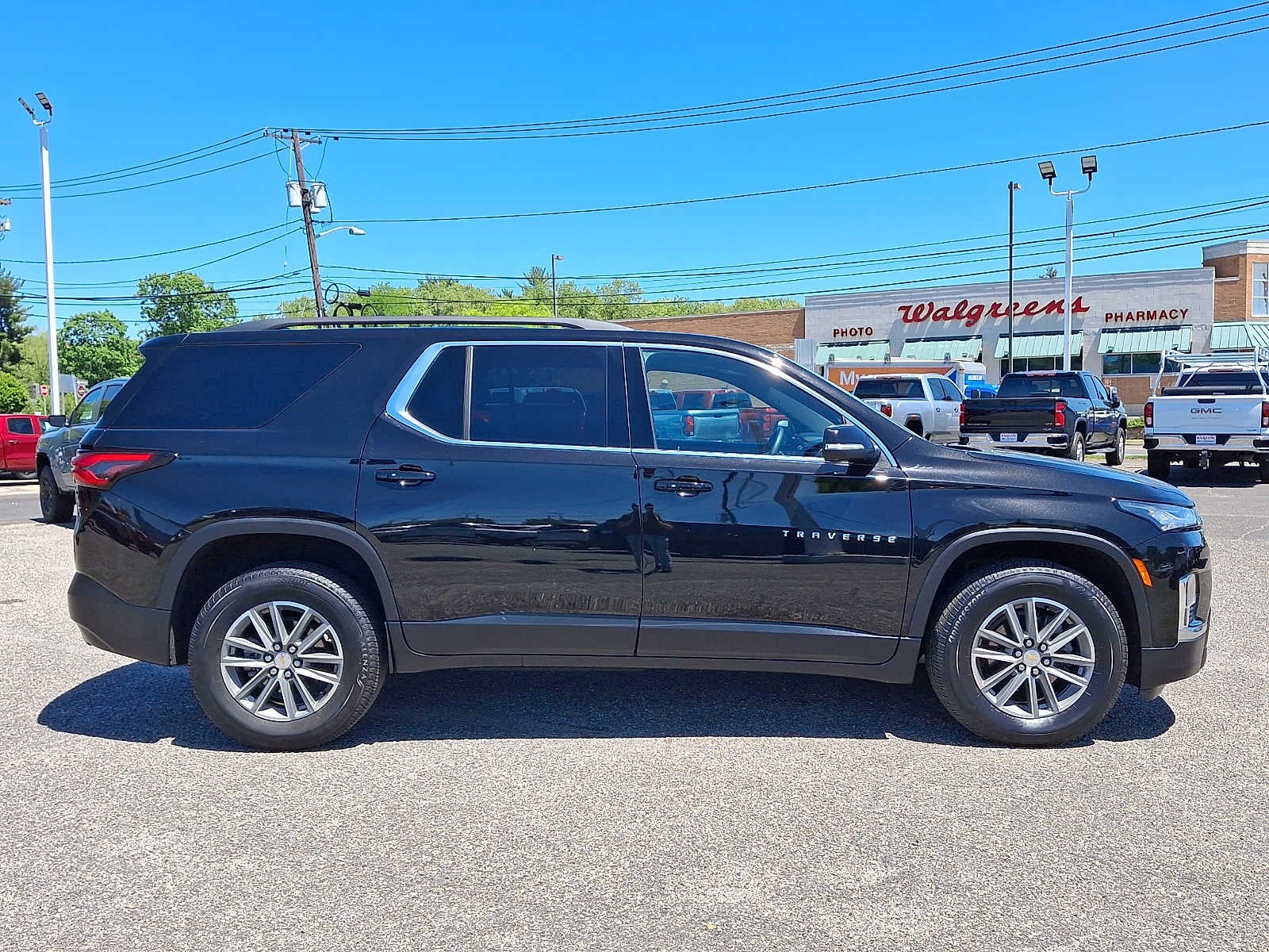 2023 Chevrolet Traverse LT Cloth