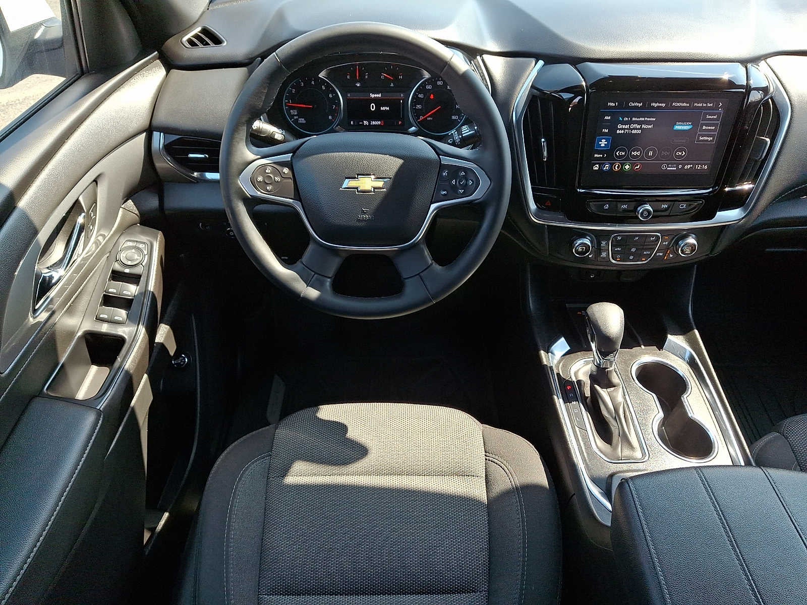 2023 Chevrolet Traverse LT Cloth