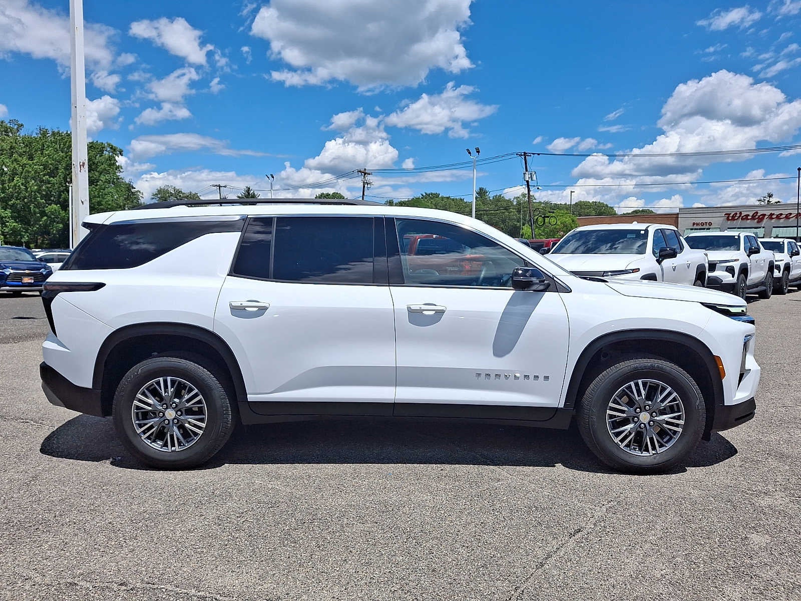 2024 Chevrolet Traverse LT