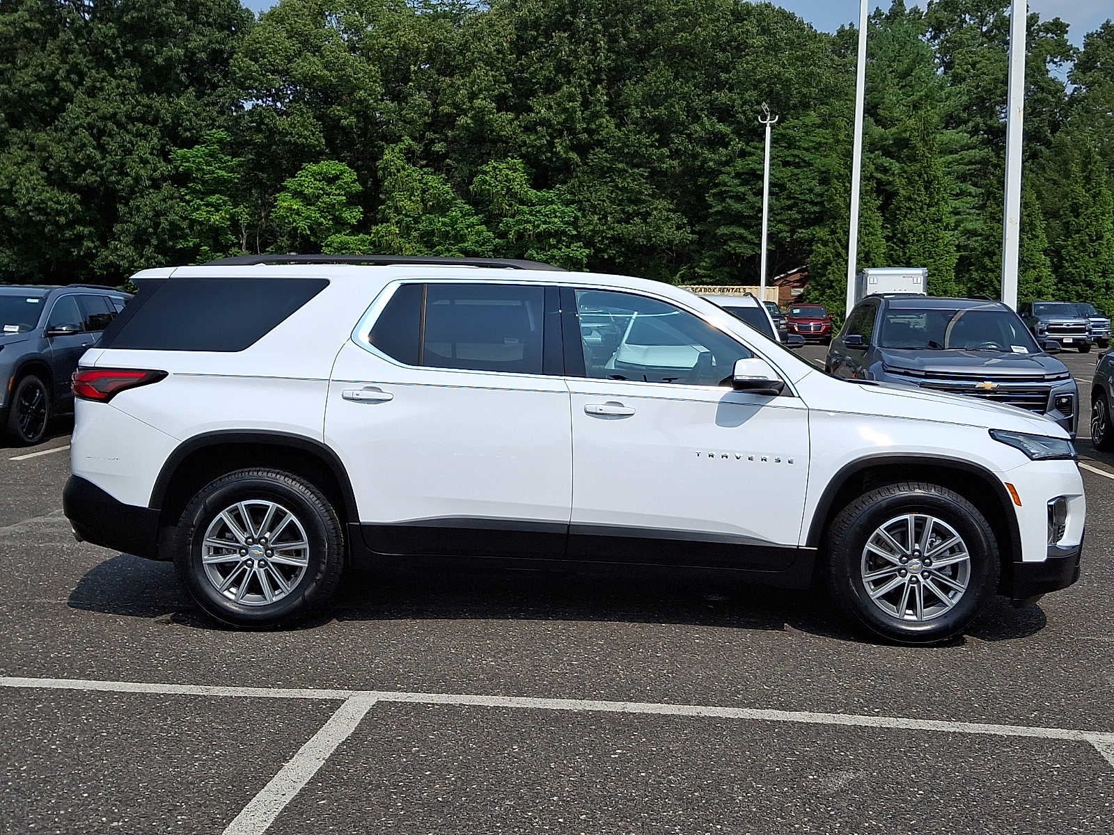 2023 Chevrolet Traverse LT Cloth