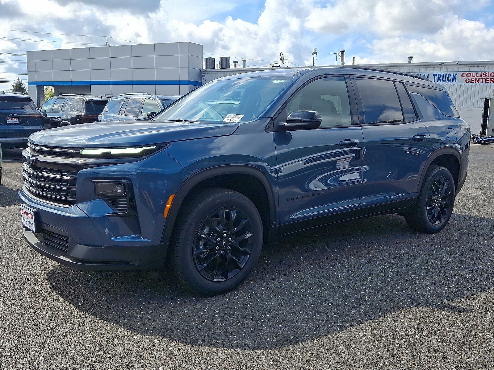 2025 Chevrolet Traverse LT