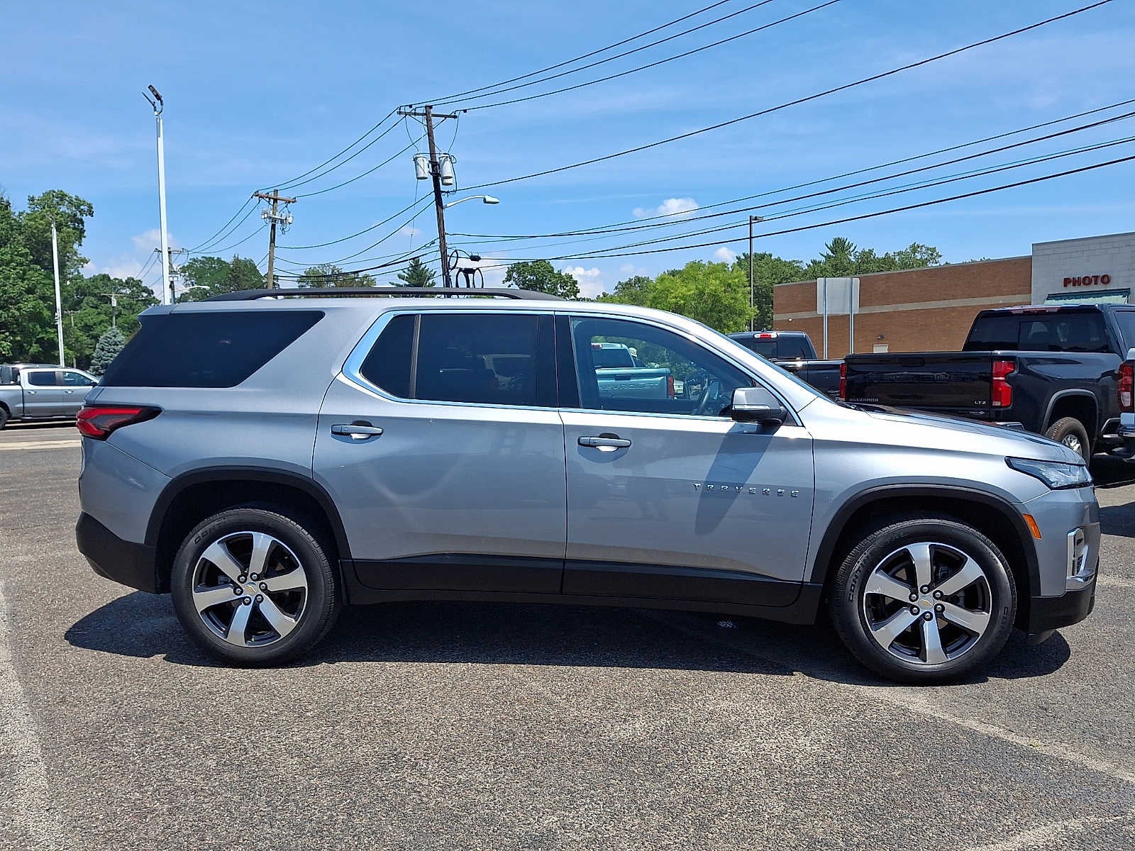 2023 Chevrolet Traverse LT Leather