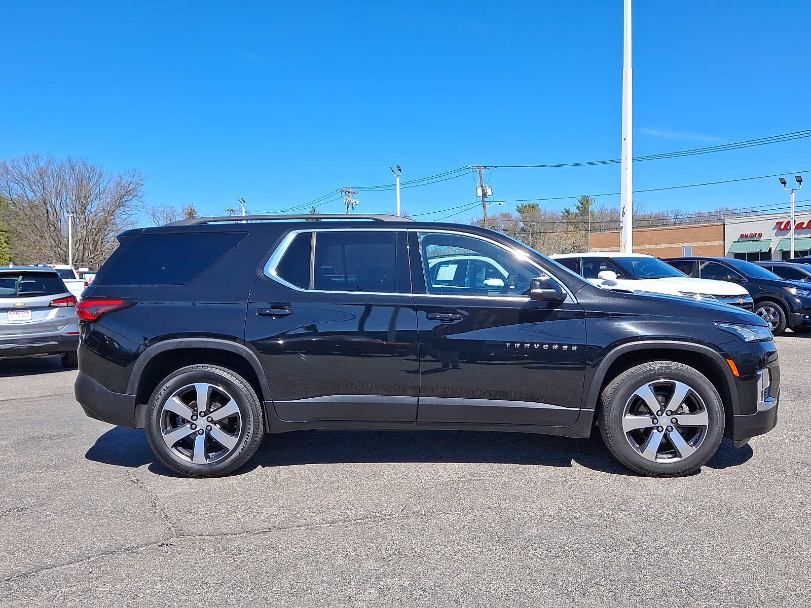 2023 Chevrolet Traverse LT Leather