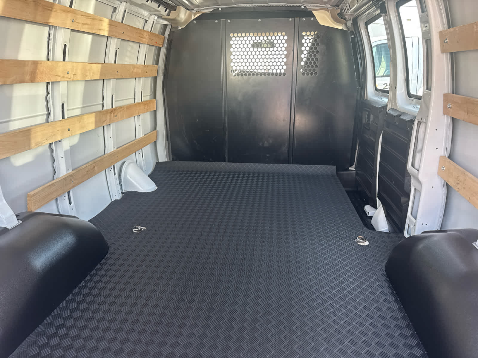 2024 GMC Savana Cargo 2500 Work Van