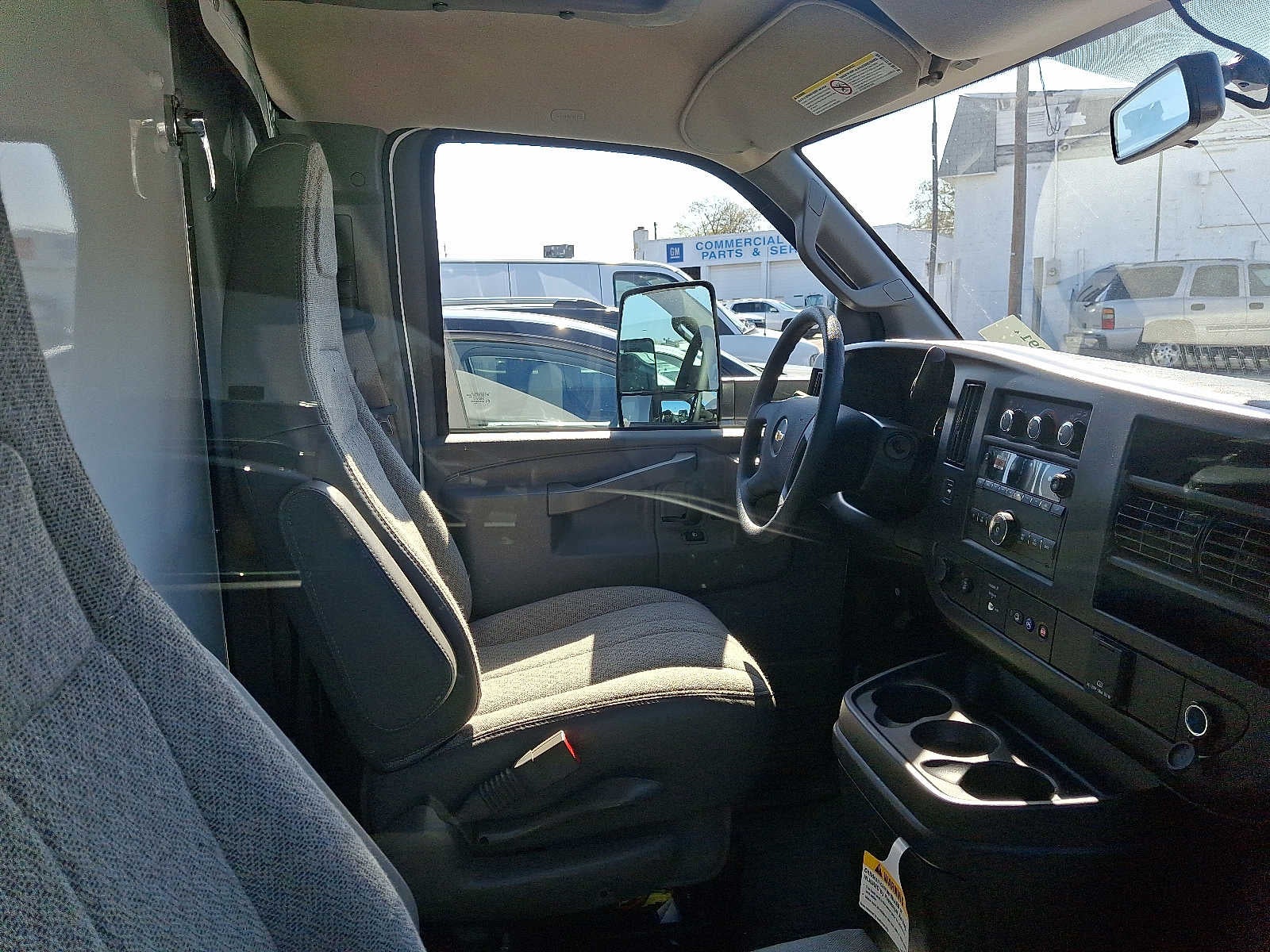 2025 Chevrolet Express Cutaway 3500 1WT