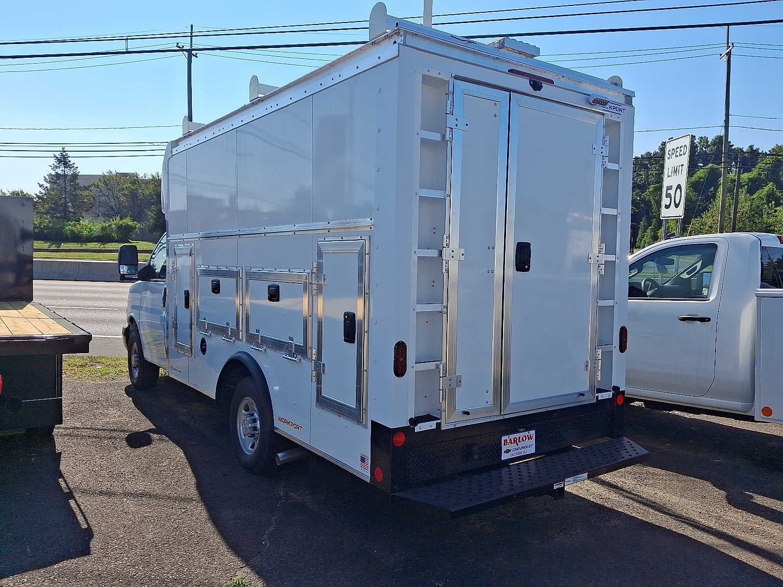 2025 Chevrolet Express Cutaway 3500 1WT