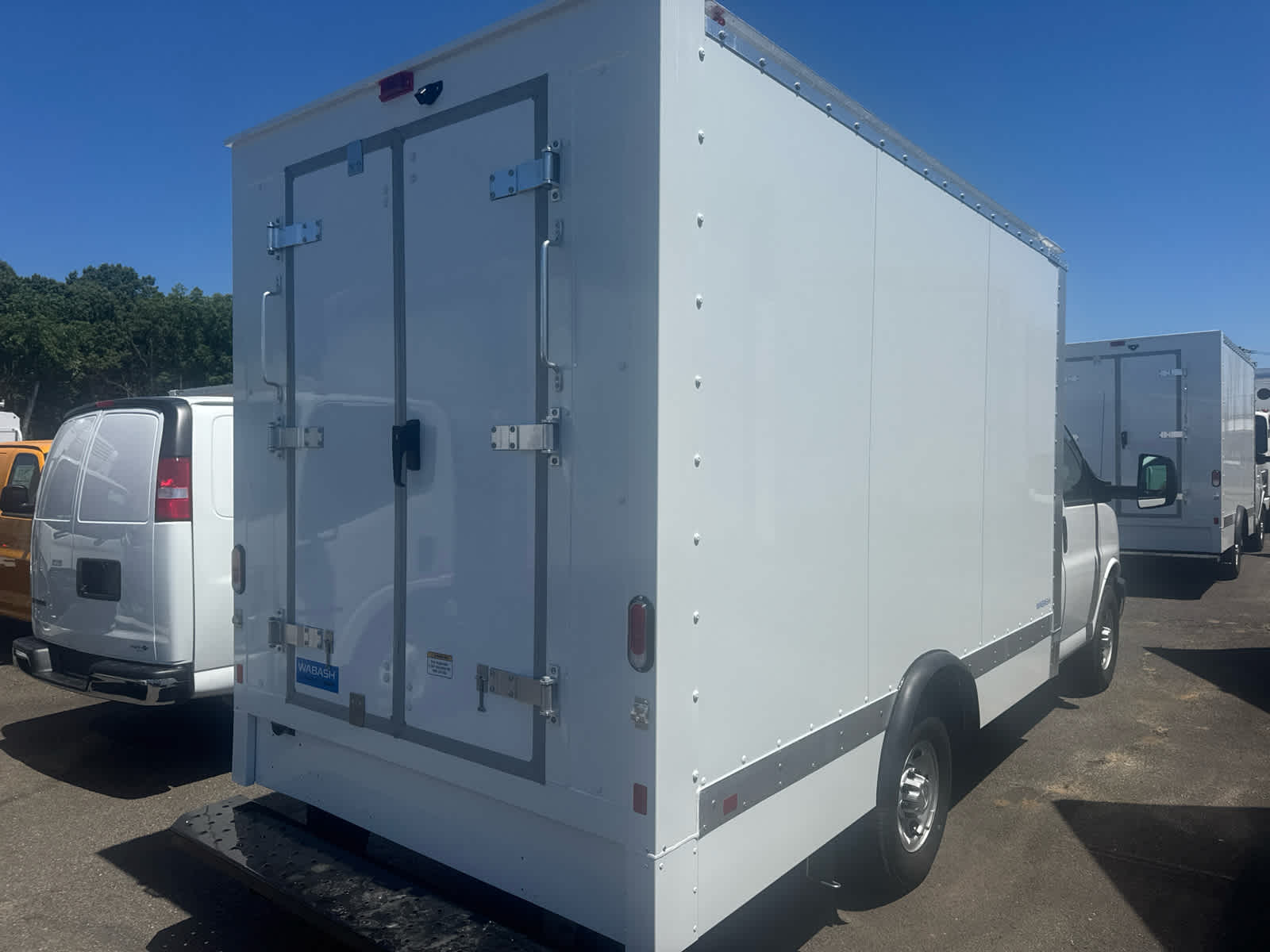 2025 Chevrolet Express Cutaway 3500 1WT