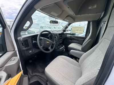 2025 Chevrolet Express Cutaway 3500 1WT