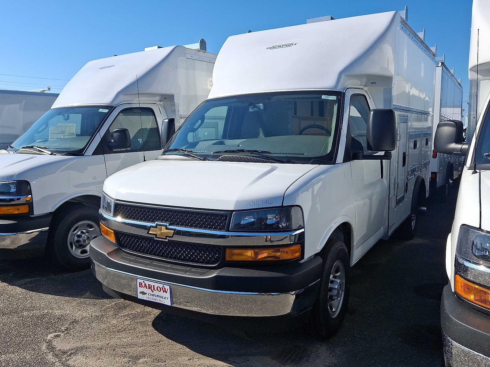 2025 Chevrolet Express Cutaway 3500 1WT
