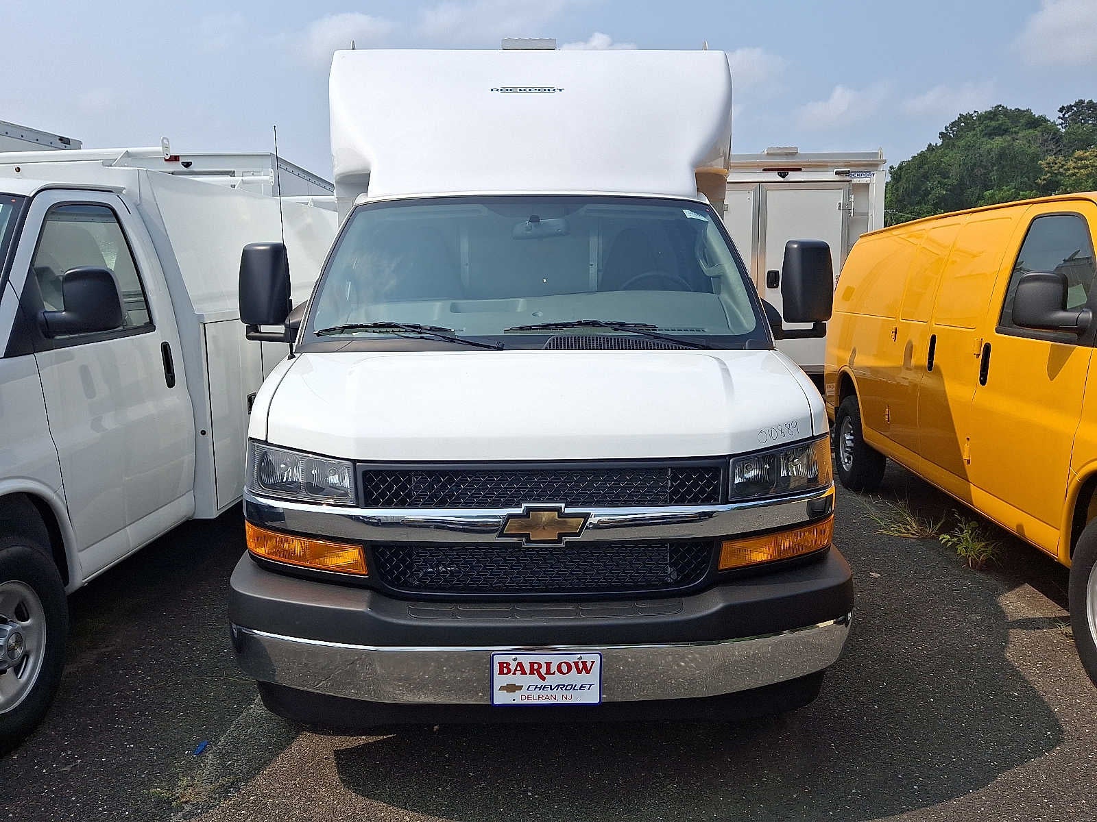 2025 Chevrolet Express Cutaway 3500 1WT