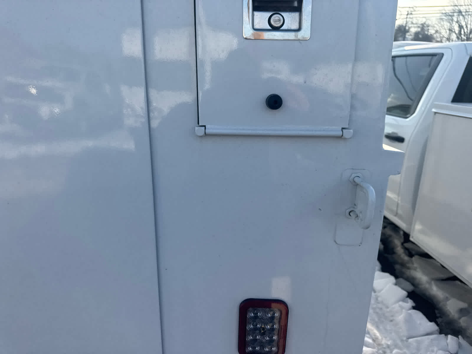 2026 Chevrolet Express Cutaway 3500 1WT