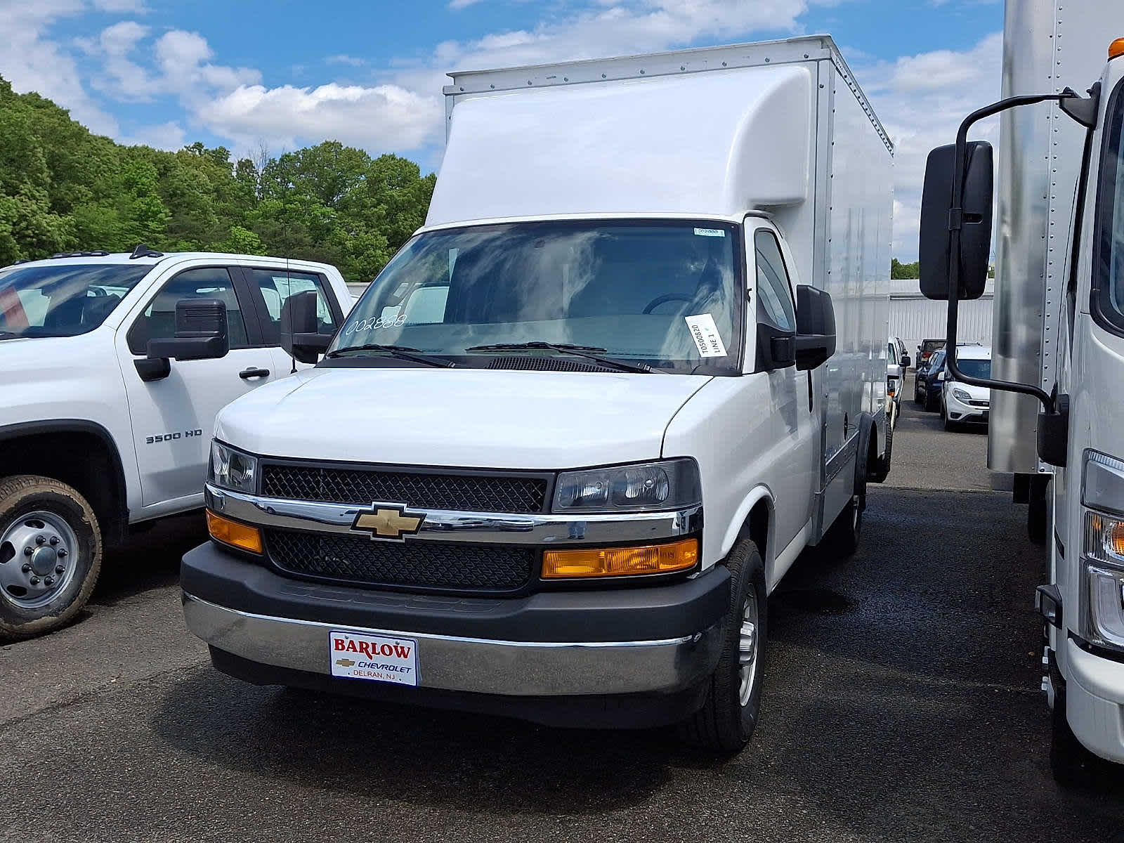 2025 Chevrolet Express Cutaway 3500 1WT