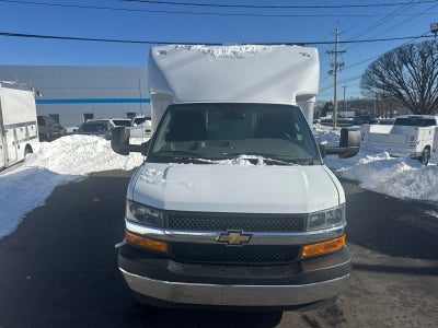 2025 Chevrolet Express Cutaway 3500 1WT