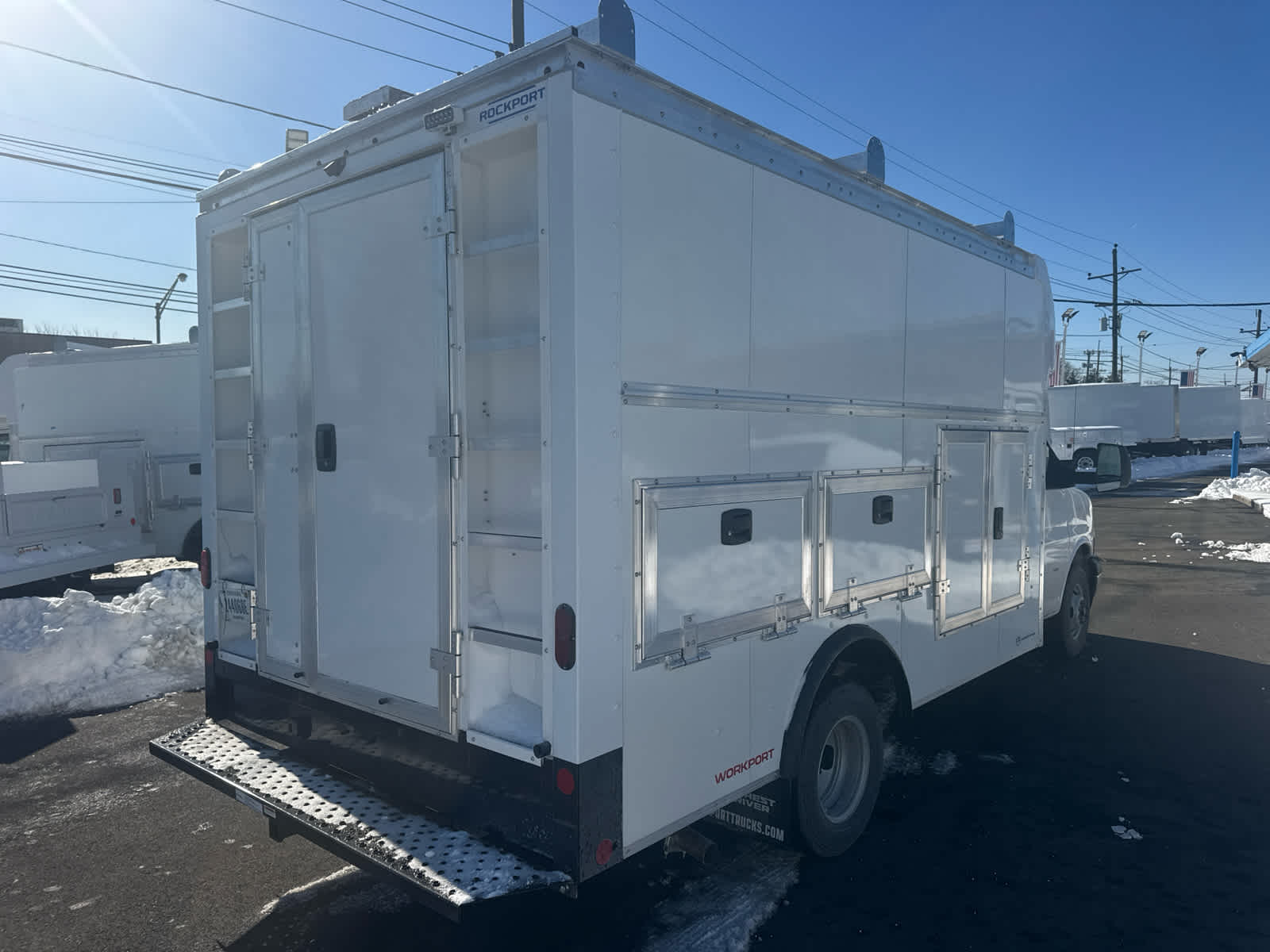 2025 Chevrolet Express Cutaway 3500 1WT