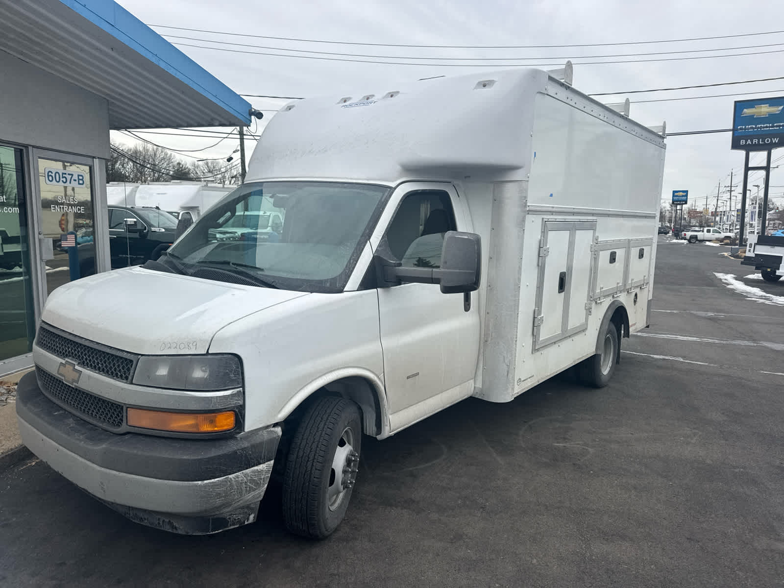 2025 Chevrolet Express Cutaway 3500 1WT