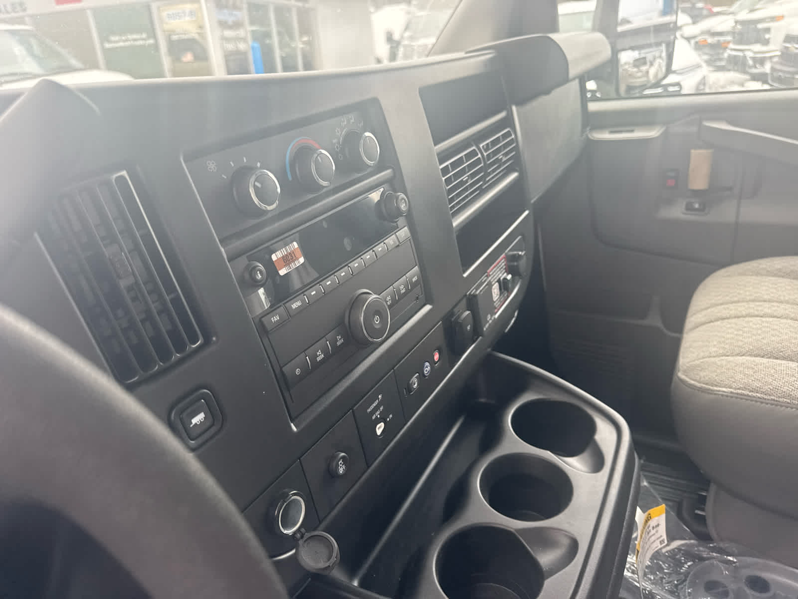 2025 Chevrolet Express Cutaway 3500 1WT