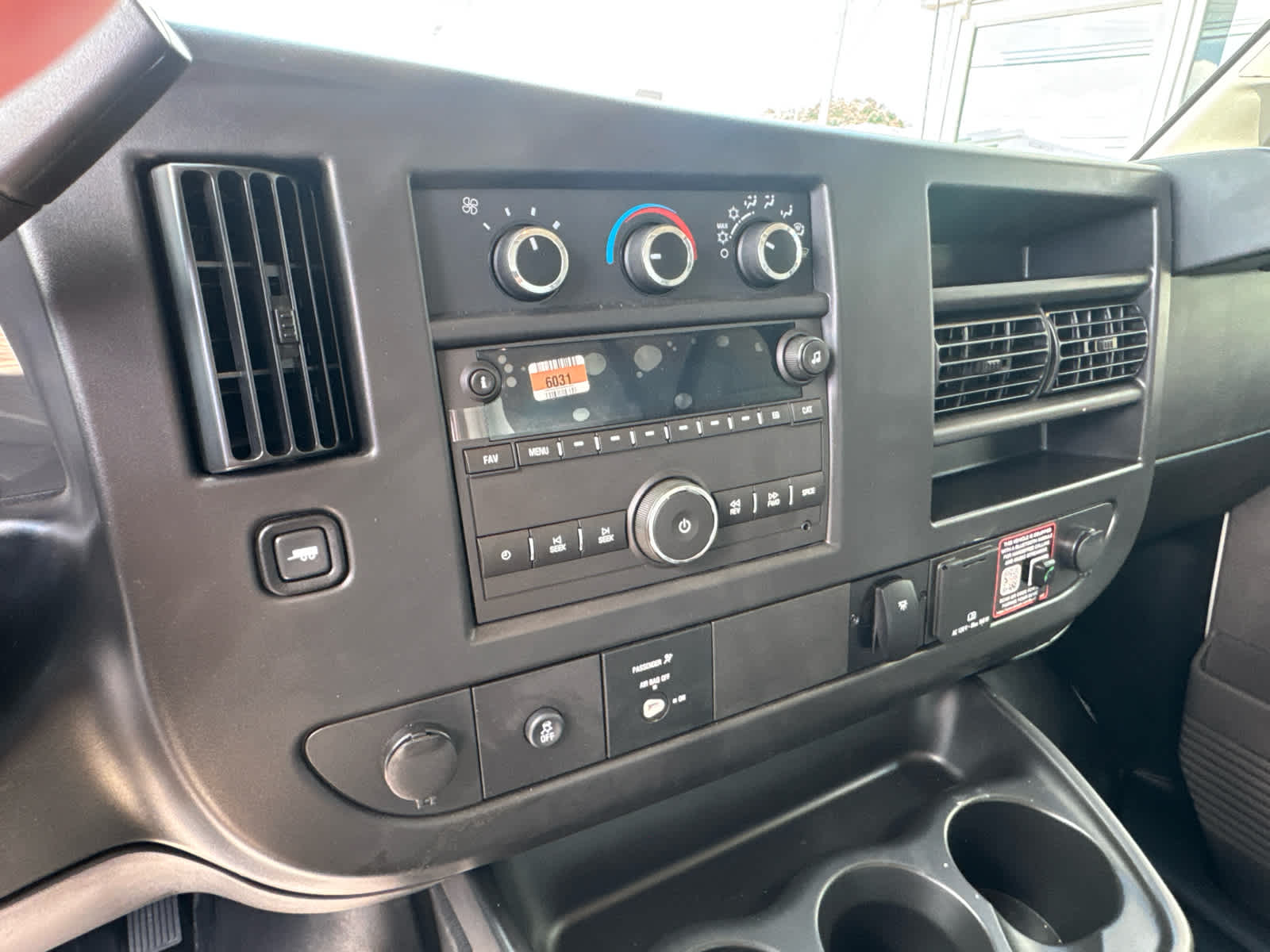 2026 Chevrolet Express Cutaway 3500 1WT