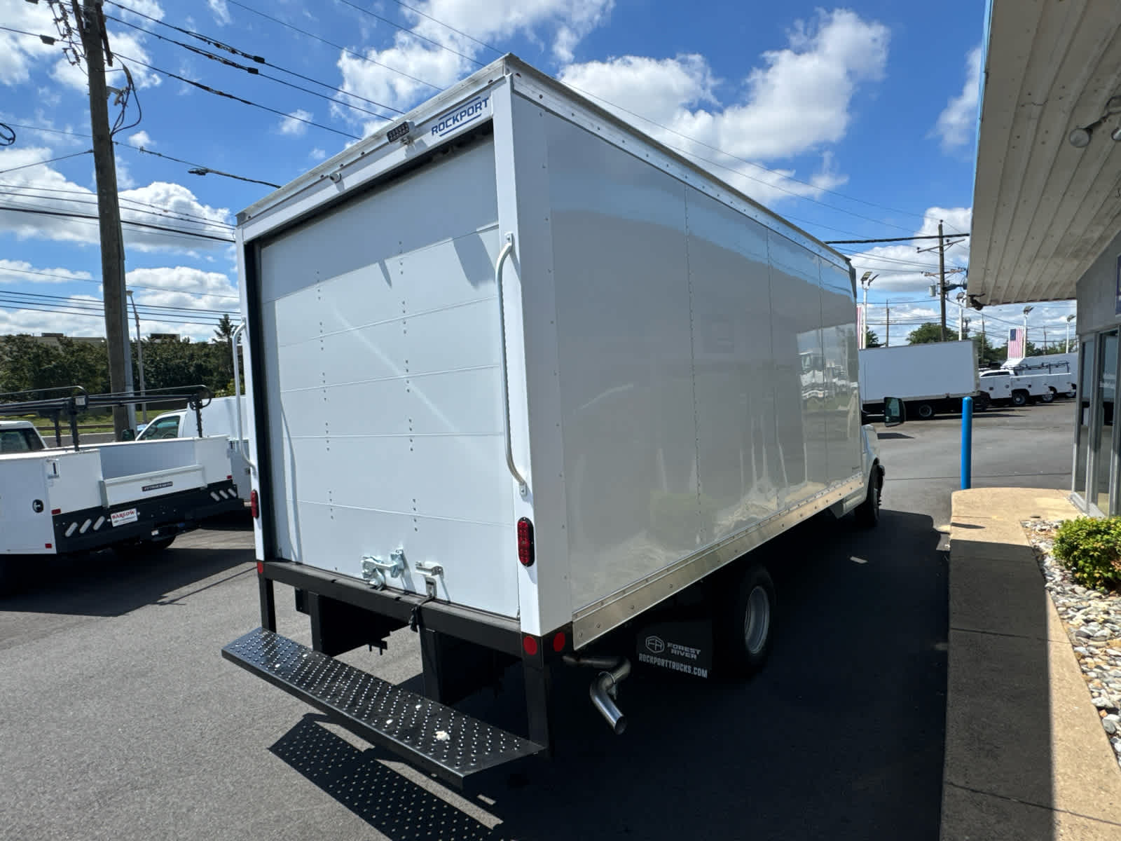 2026 Chevrolet Express Cutaway 3500 1WT