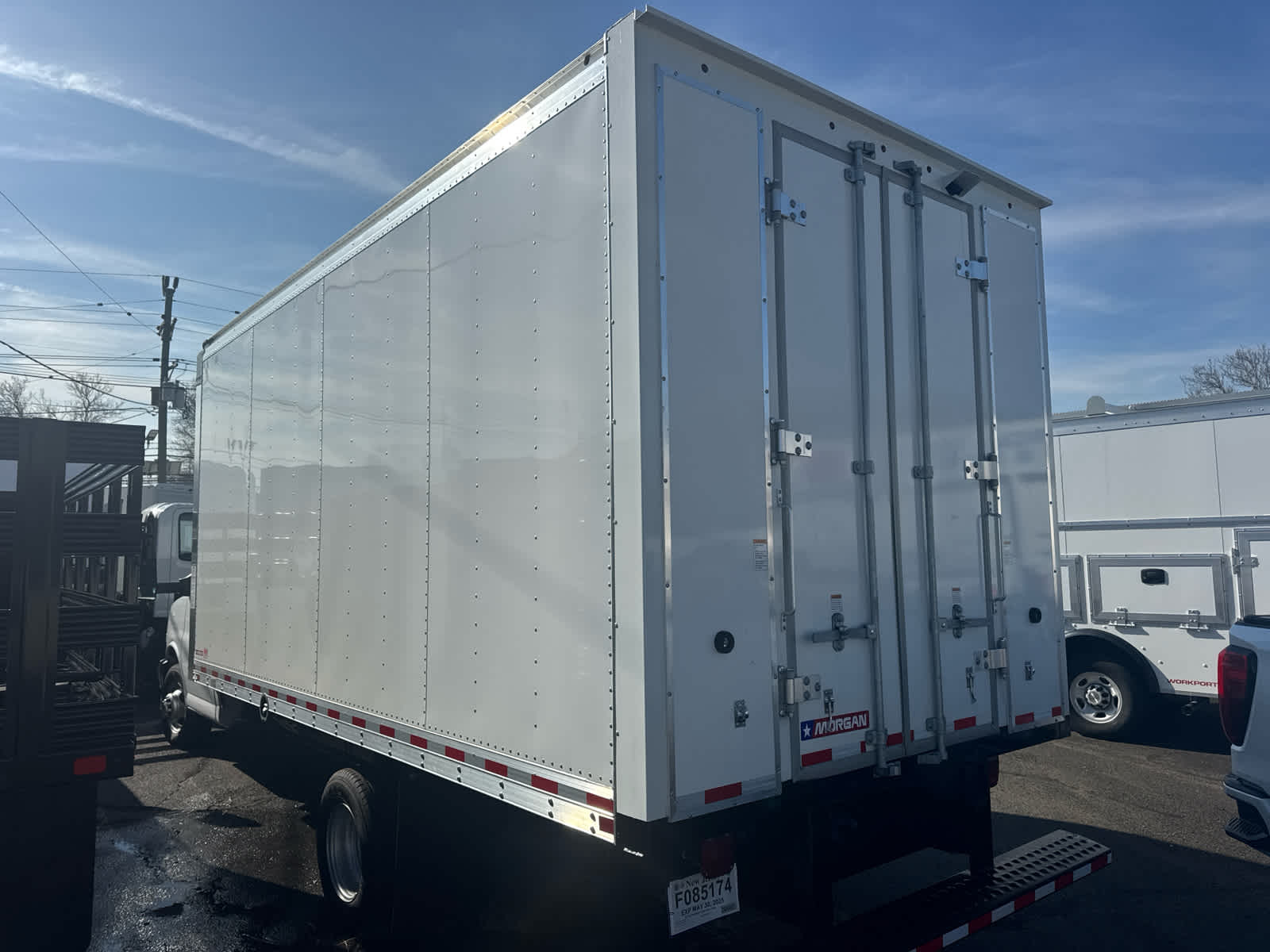 2024 Chevrolet Express Cutaway 3500 1WT