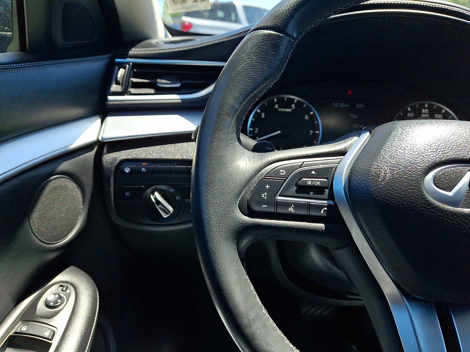 2021 INFINITI QX50 LUXE