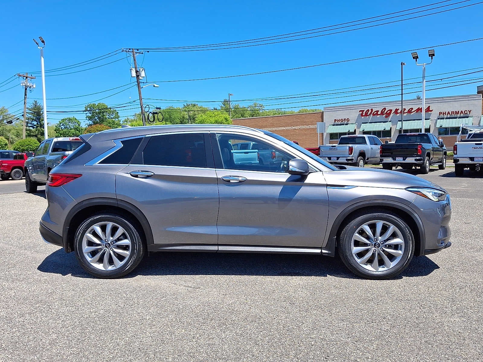 2021 INFINITI QX50 LUXE