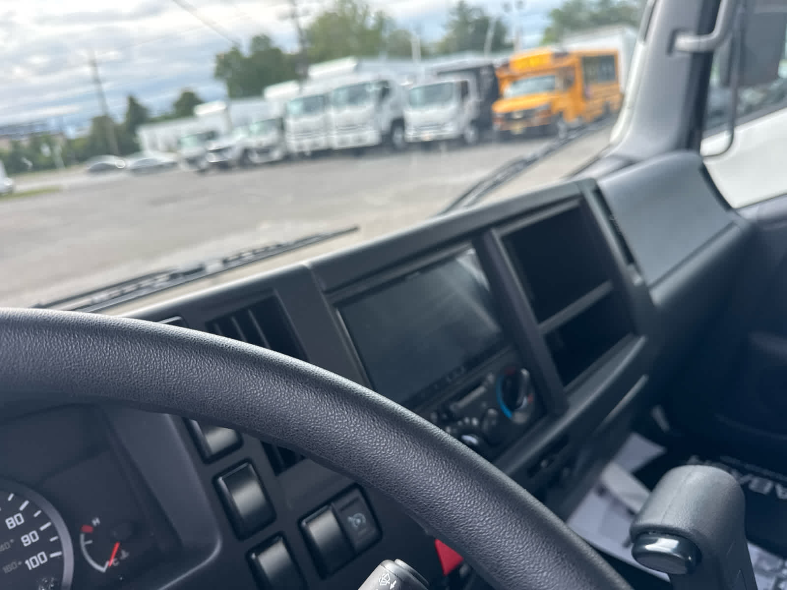 2025 Chevrolet Low Cab Forward 4500 HG 1WT