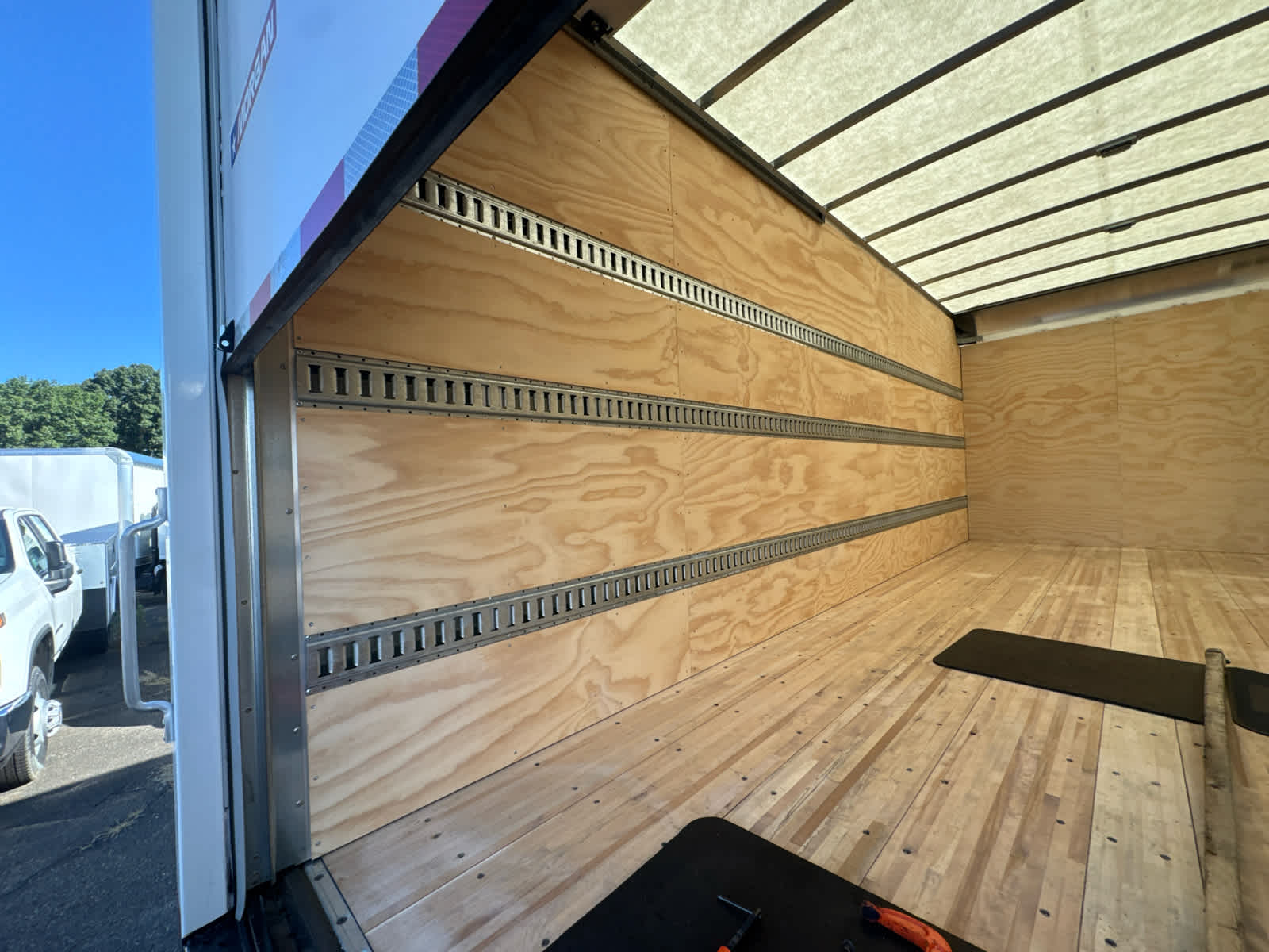 2025 Chevrolet Low Cab Forward 5500 XG 1WT
