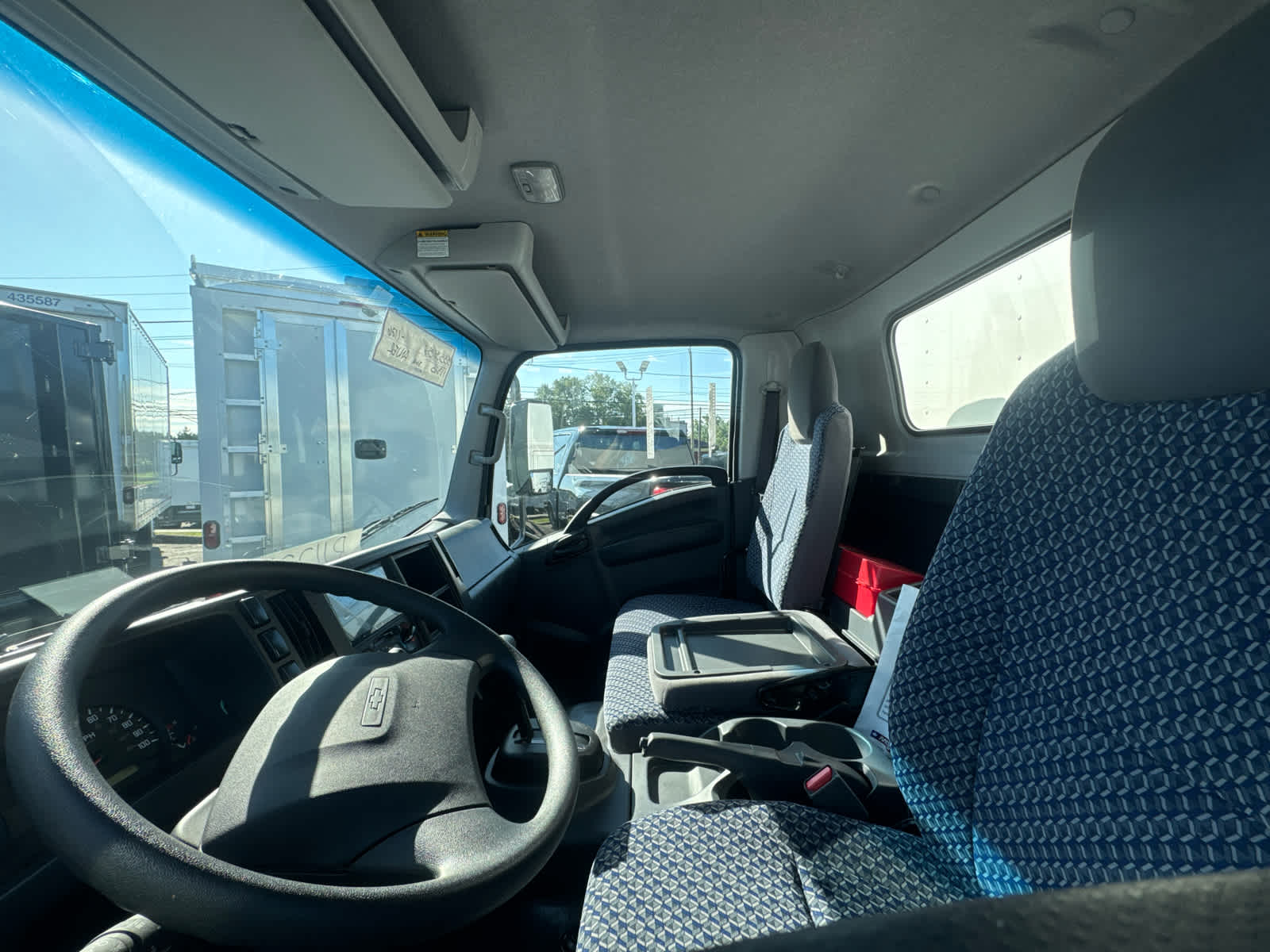 2025 Chevrolet Low Cab Forward 5500 XG 1WT