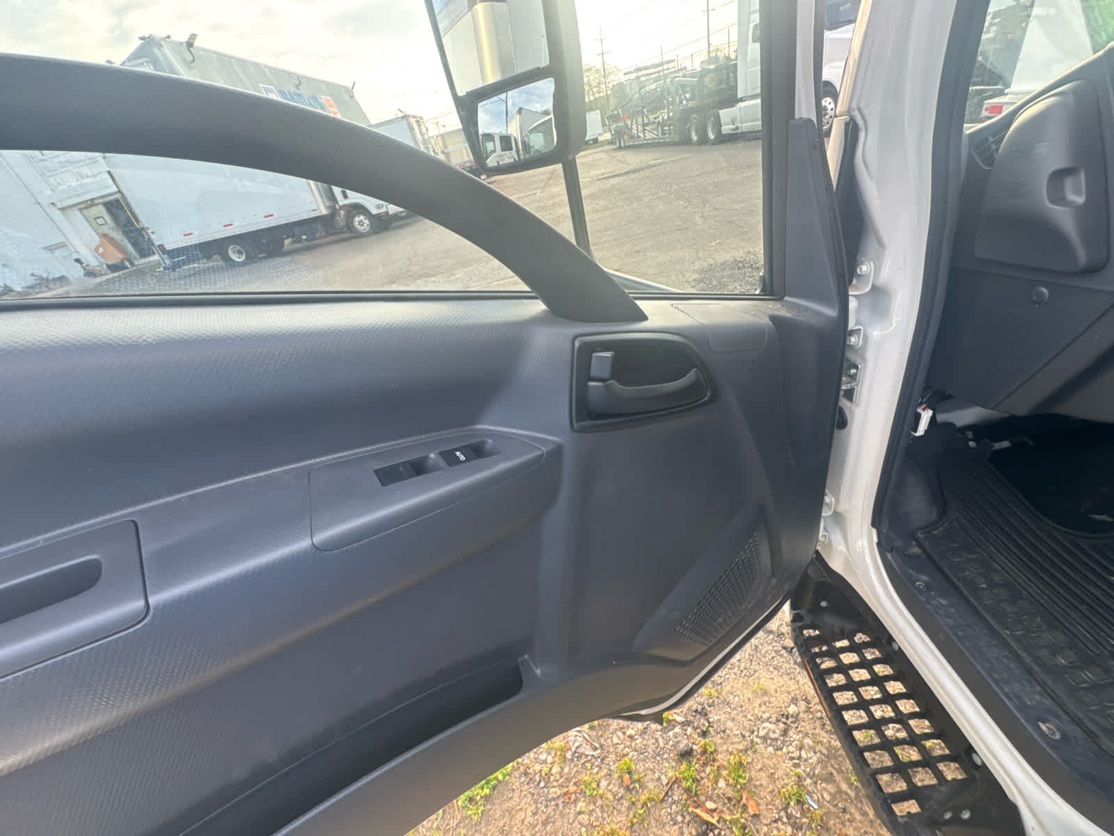 2025 Chevrolet Low Cab Forward 5500 XG 1WT