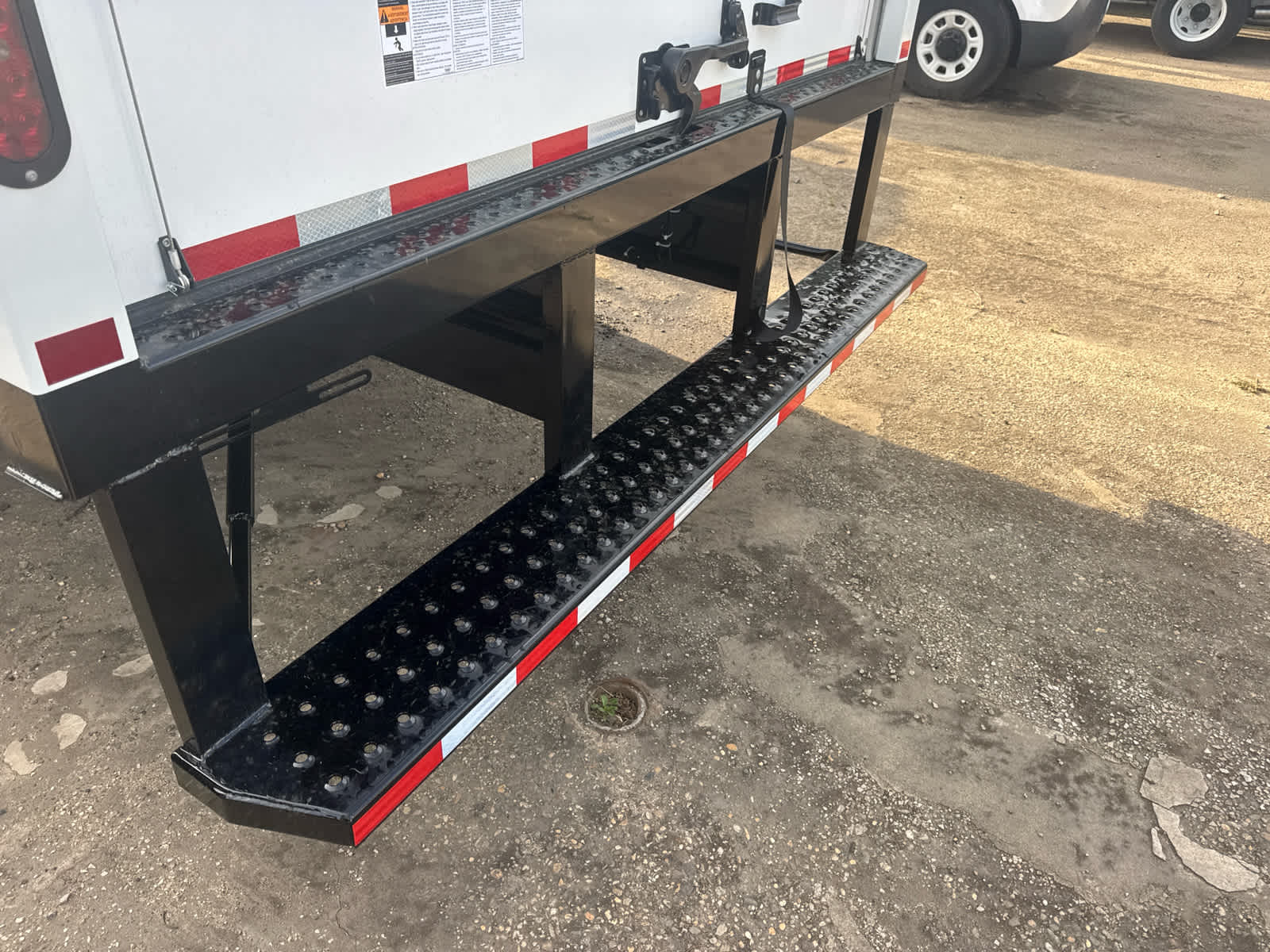 2025 Chevrolet Low Cab Forward 5500 XG 1WT