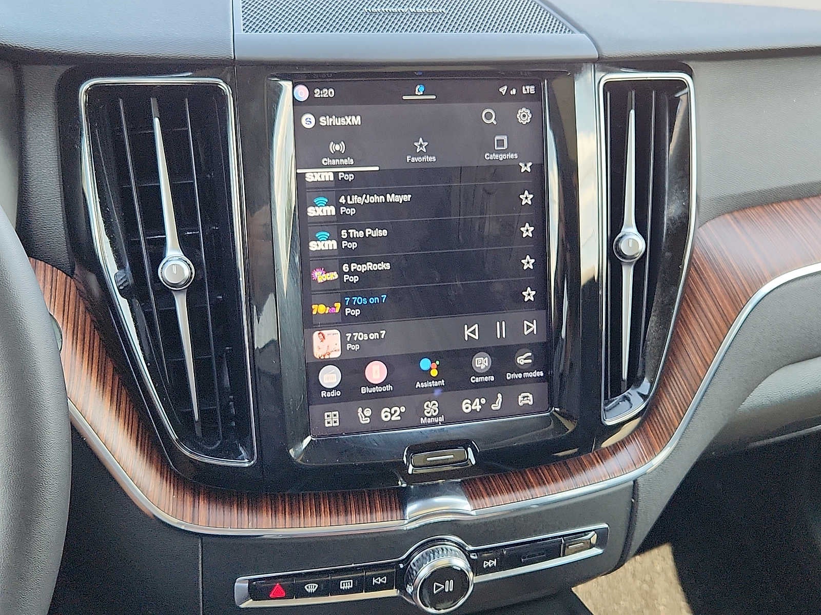 2023 Volvo XC60 Recharge Plug-In Hyb Plus Bright Theme