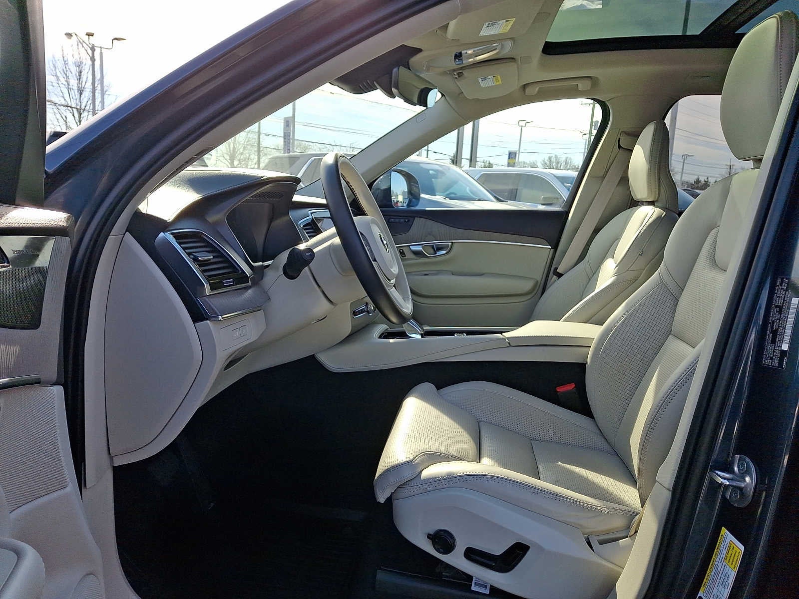 2025 Volvo XC90 Plug-In Hybrid Ultra