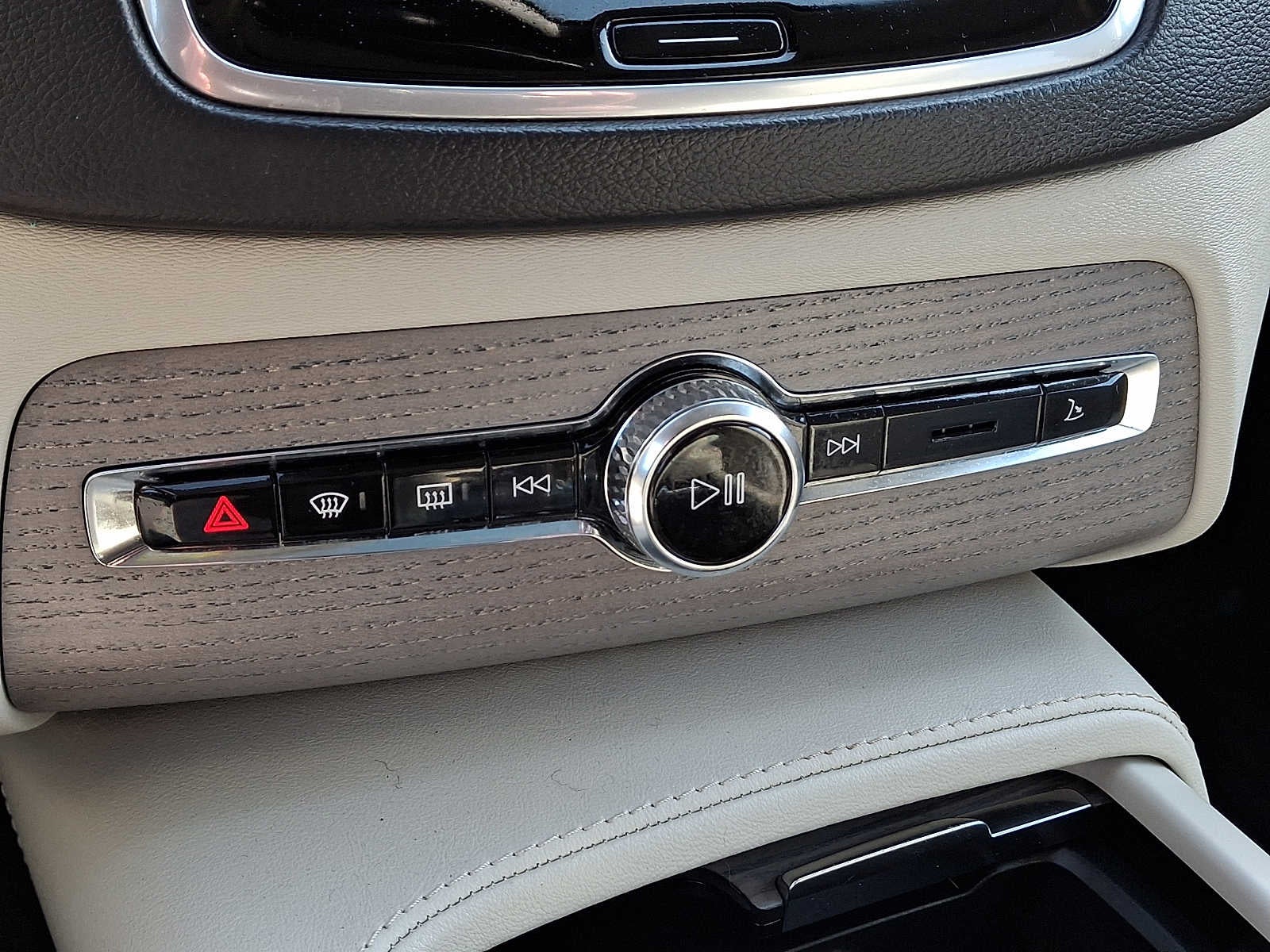 2025 Volvo XC90 Plug-In Hybrid Ultra