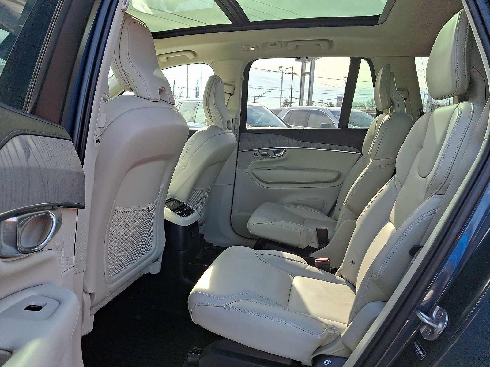 2025 Volvo XC90 Plug-In Hybrid Ultra