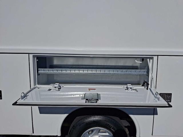 2023 Ford E-Series Cutaway E-350 SRW 138" WB