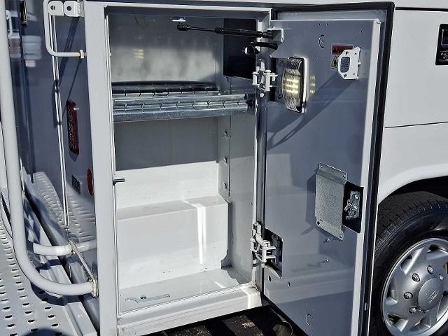 2023 Ford E-Series Cutaway E-350 SRW 138" WB