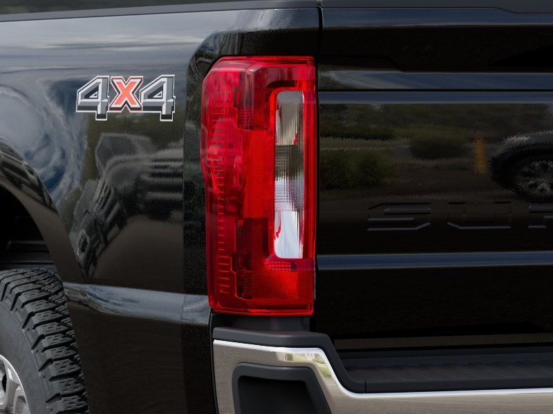 2027 Ford Super Duty F-350 SRW F-350® XLT