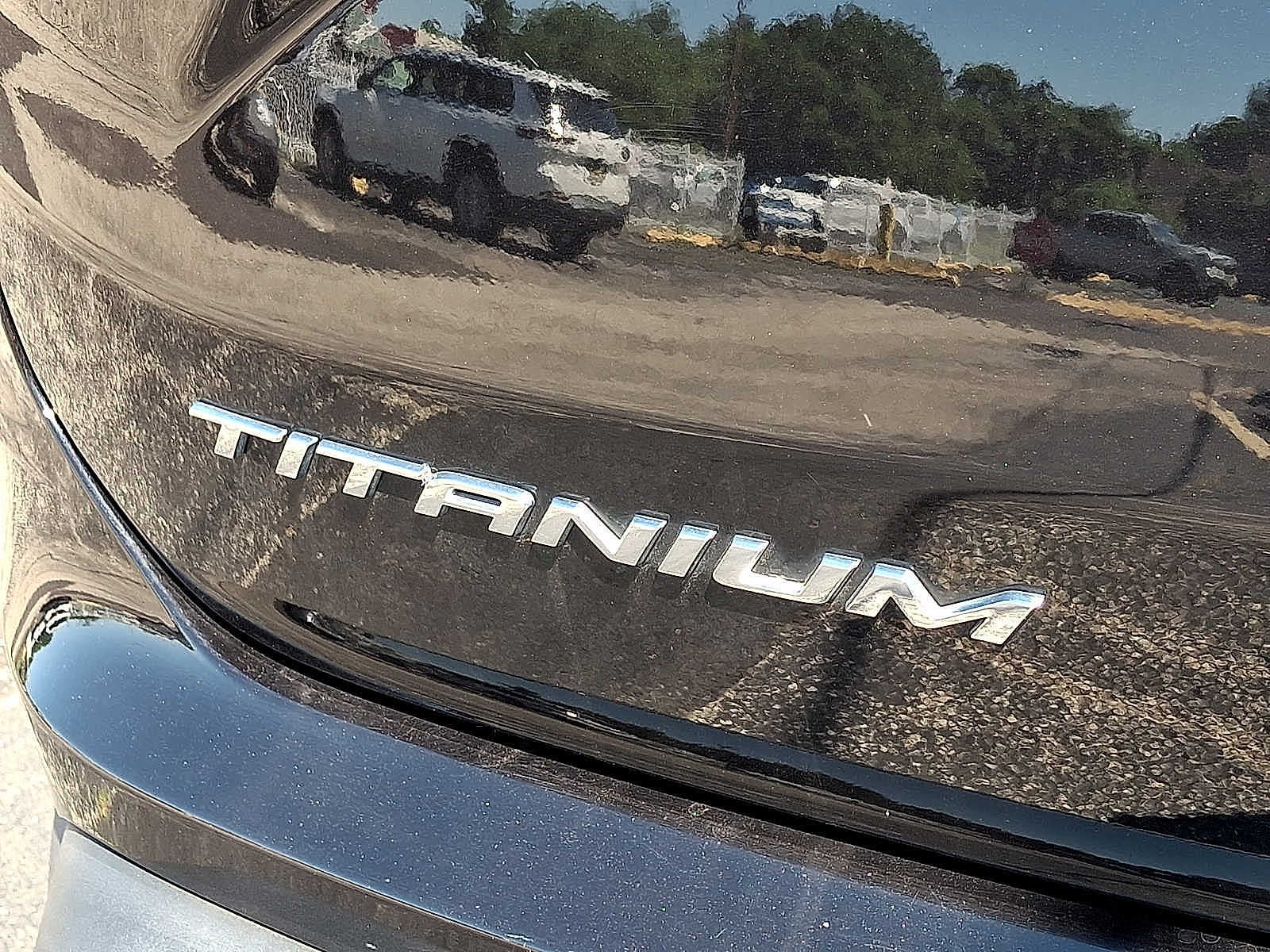 2023 Ford Edge Titanium